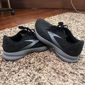 Brooks Woman’s Black Running Shoes